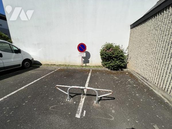 LOCAL D'ACTIVITE A VENDRE