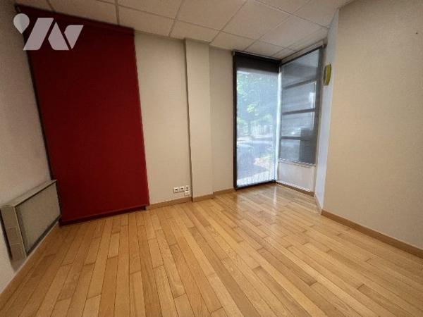 LOCAL D'ACTIVITE A VENDRE