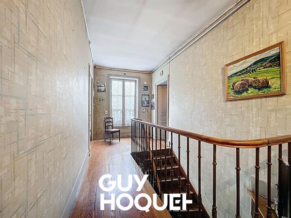 Maison de Caractère 6 Chambres + Greniers et Dépendances sur terrain de 3500 m² environ - 71570 ROMANECHE THORINS