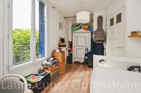 BOURG-LA-REINE - MAISON 5 PIECES - 93,39 m² CARREZ - 97 m² UTILES - 3 CHAMBRES - JARDIN 36 M² ENVIRON - BOX A 2 MIN