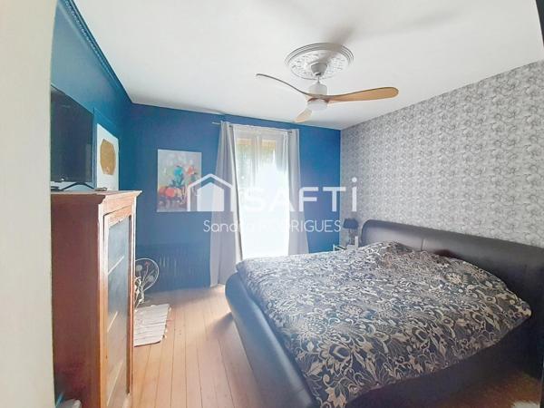 Maison Individuelle 8 piéces de Style "Art Déco"  au centre de Tergnier, vivable de plain pied.