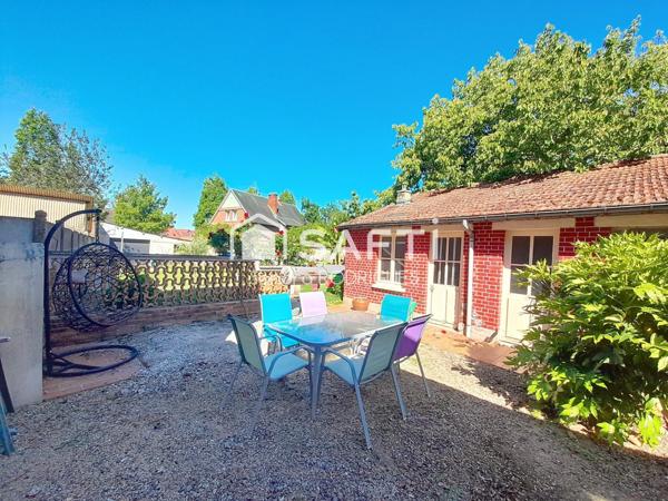 Maison Individuelle 8 piéces de Style "Art Déco"  au centre de Tergnier, vivable de plain pied.