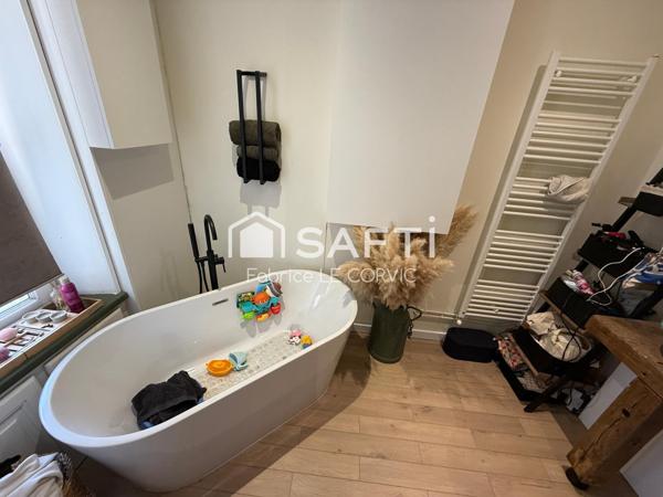 CHARMANTE MAISON AU CALME PROCHE CENTRE VILLE AVEC GRAND JARDIN   A PONTIVY