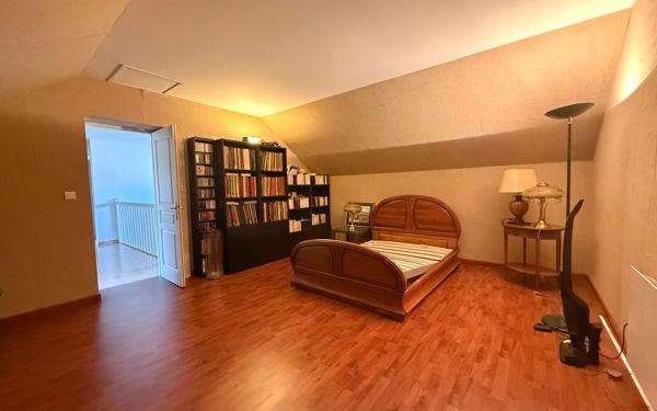 Maison à vendre    7 pièces • 193 m2 Villecresnes