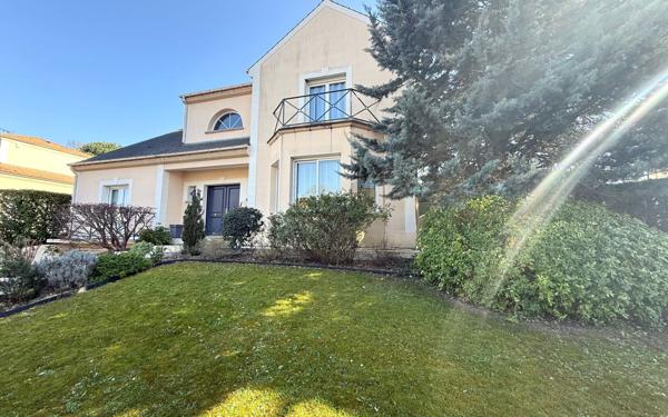 Maison à vendre    7 pièces • 193 m2 Villecresnes