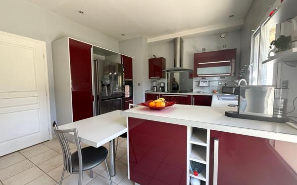 Maison à vendre    7 pièces • 193 m2 Villecresnes