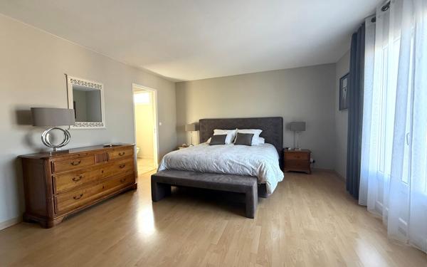 Maison à vendre    7 pièces • 193 m2 Villecresnes