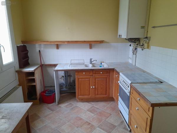 Maison de ville à louer à Le Mans dans la Sarthe (72000), ref : LOC CHA