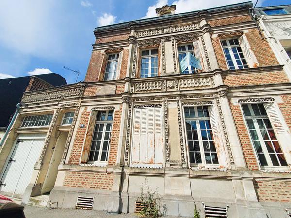 Maison 10 pièces 303 m2