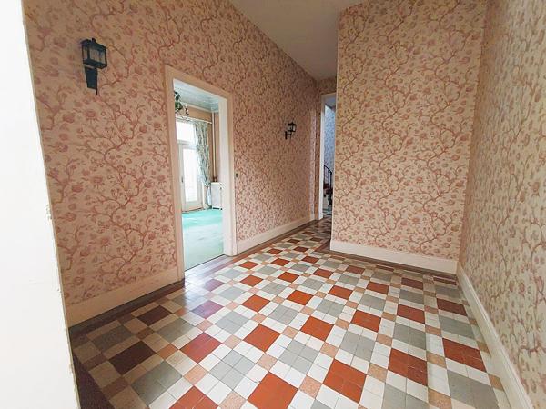 Maison 10 pièces 303 m2