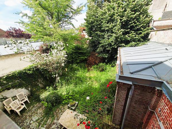 Maison 10 pièces 303 m2