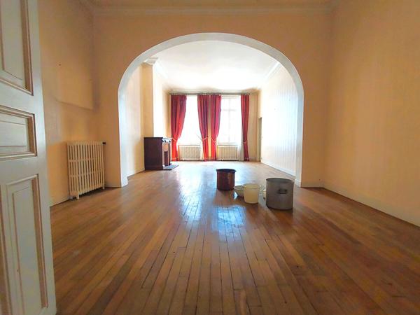 Maison 10 pièces 303 m2
