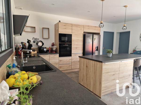 House for sale 5 rooms 148 m² Vérines