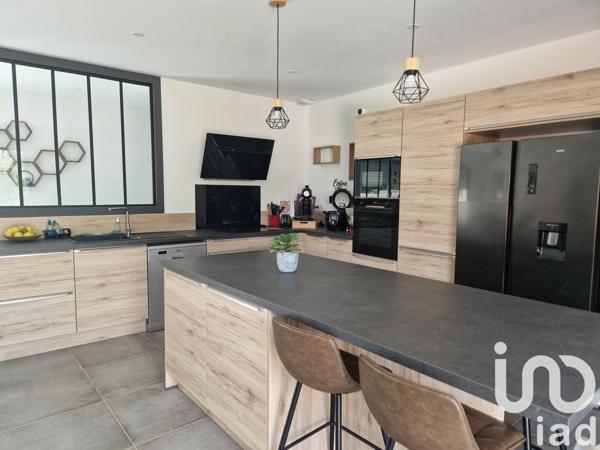 House for sale 5 rooms 148 m² Vérines