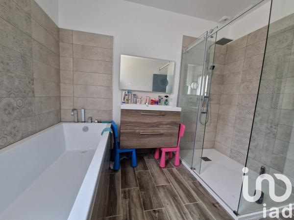 House for sale 5 rooms 148 m² Vérines