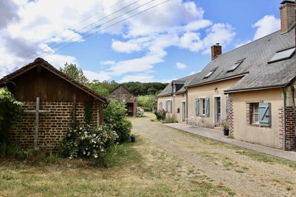 Vente                                                      Maison
                        
                     5 pièces                      140 m2                     à Le Grand-Lucé