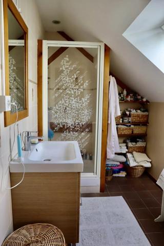 Vente                                                      Maison
                        
                     5 pièces                      140 m2                     à Le Grand-Lucé