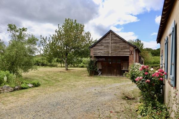 Vente                                                      Maison
                        
                     5 pièces                      140 m2                     à Le Grand-Lucé