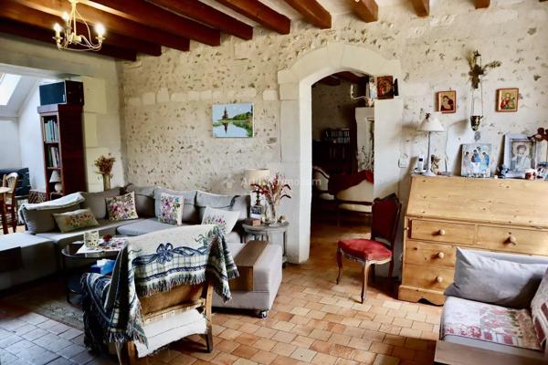 Vente                                                      Maison
                        
                     5 pièces                      140 m2                     à Le Grand-Lucé