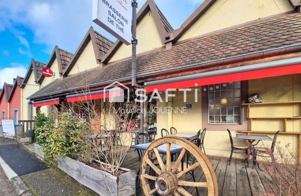 Idéal investisseur : vaste ensemble commercial rénové, déjà adapté à plusieurs usages, centre de Ranrupt