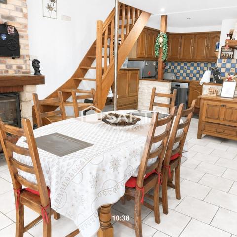 Maison familiale au coeur du village.