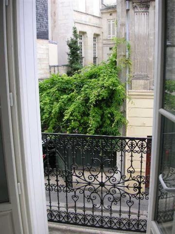 Studio 21 M2 centre ville quartier Palais Galien