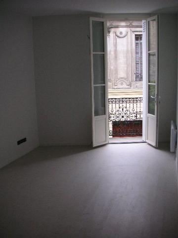 Studio 21 M2 centre ville quartier Palais Galien