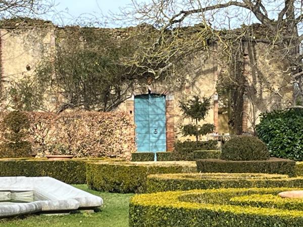 ELEGANT CHATEAU XVIIIs, sans travaux, sur 1 hectare clos de murs, jardin paysagé, chapelle, orangerie, dépendances, pour famille, evenementiel  près de Pau, Lourdes, Marciac, Tarbes ...