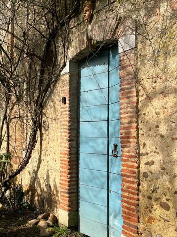ELEGANT CHATEAU XVIIIs, sans travaux, sur 1 hectare clos de murs, jardin paysagé, chapelle, orangerie, dépendances, pour famille, evenementiel  près de Pau, Lourdes, Marciac, Tarbes ...