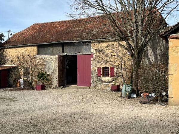 ELEGANT CHATEAU XVIIIs, sans travaux, sur 1 hectare clos de murs, jardin paysagé, chapelle, orangerie, dépendances, pour famille, evenementiel  près de Pau, Lourdes, Marciac, Tarbes ...
