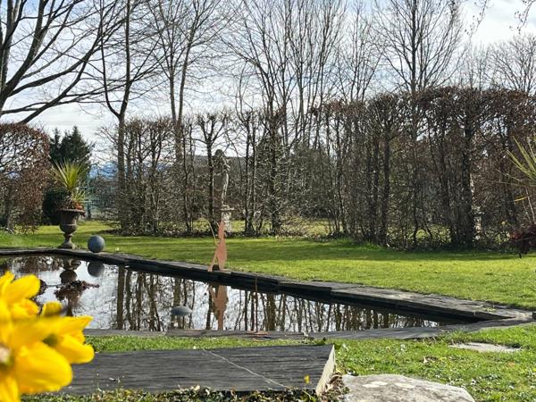 ELEGANT CHATEAU XVIIIs, sans travaux, sur 1 hectare clos de murs, jardin paysagé, chapelle, orangerie, dépendances, pour famille, evenementiel  près de Pau, Lourdes, Marciac, Tarbes ...