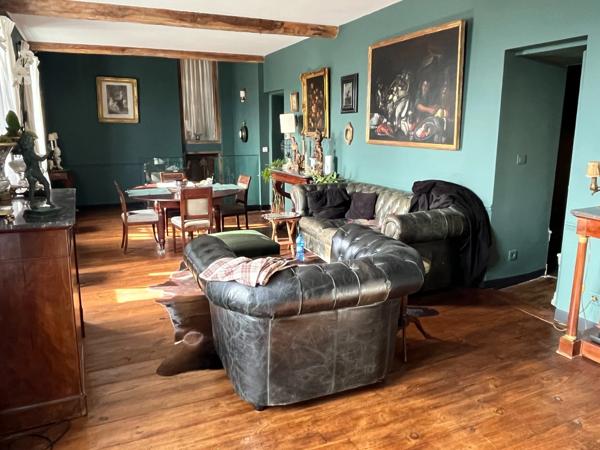ELEGANT CHATEAU XVIIIs, sans travaux, sur 1 hectare clos de murs, jardin paysagé, chapelle, orangerie, dépendances, pour famille, evenementiel  près de Pau, Lourdes, Marciac, Tarbes ...