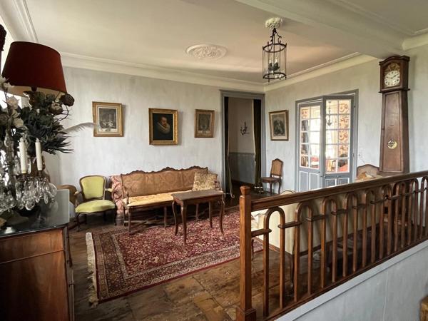 ELEGANT CHATEAU XVIIIs, sans travaux, sur 1 hectare clos de murs, jardin paysagé, chapelle, orangerie, dépendances, pour famille, evenementiel  près de Pau, Lourdes, Marciac, Tarbes ...
