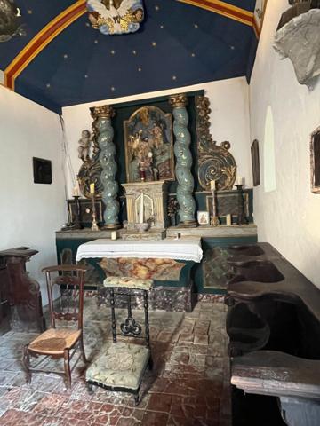 ELEGANT CHATEAU XVIIIs, sans travaux, sur 1 hectare clos de murs, jardin paysagé, chapelle, orangerie, dépendances, pour famille, evenementiel  près de Pau, Lourdes, Marciac, Tarbes ...