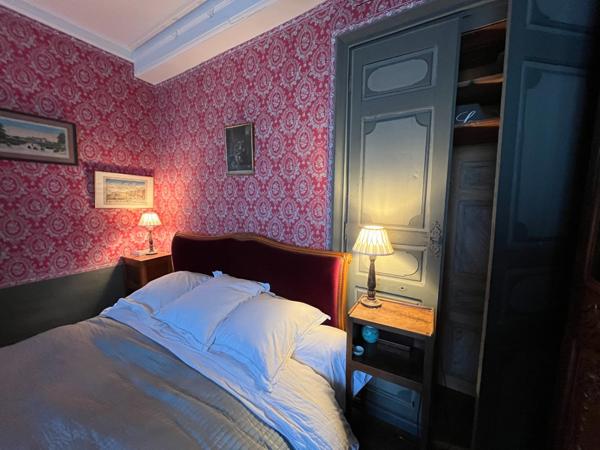ELEGANT CHATEAU XVIIIs, sans travaux, sur 1 hectare clos de murs, jardin paysagé, chapelle, orangerie, dépendances, pour famille, evenementiel  près de Pau, Lourdes, Marciac, Tarbes ...