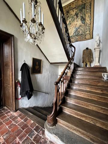 ELEGANT CHATEAU XVIIIs, sans travaux, sur 1 hectare clos de murs, jardin paysagé, chapelle, orangerie, dépendances, pour famille, evenementiel  près de Pau, Lourdes, Marciac, Tarbes ...