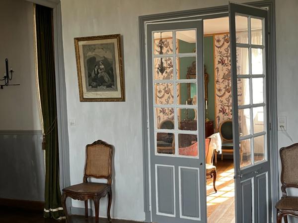 ELEGANT CHATEAU XVIIIs, sans travaux, sur 1 hectare clos de murs, jardin paysagé, chapelle, orangerie, dépendances, pour famille, evenementiel  près de Pau, Lourdes, Marciac, Tarbes ...