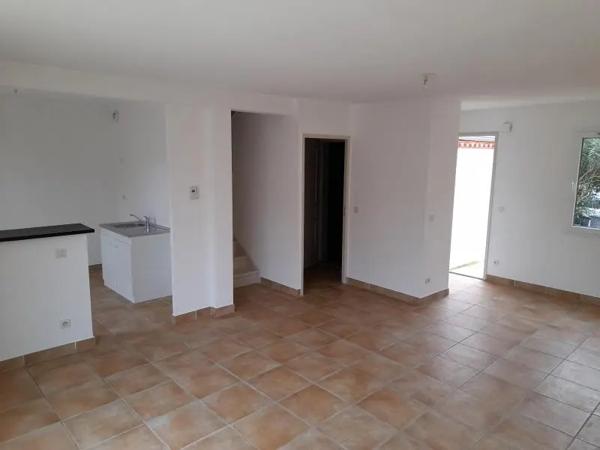 Maison à louer 4 pièces 85.5m²