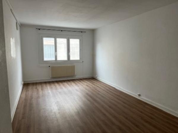 Appartement à louer |  Ste-Foy-la-Grande |  3 pièces | 77 m²