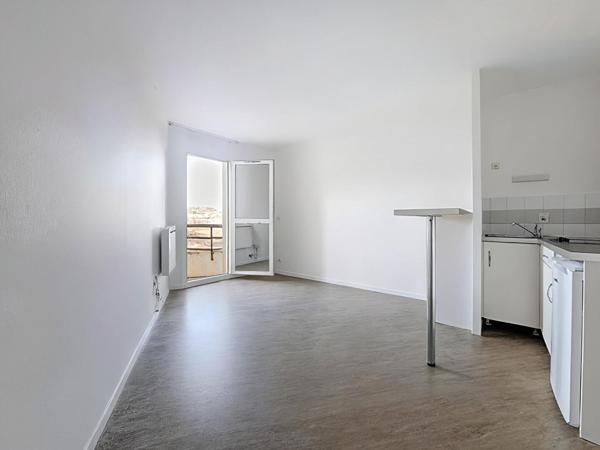 A VENDRE - TOULOUSE quartier Purpan - Studio de 22m² avec place de parking aérienne