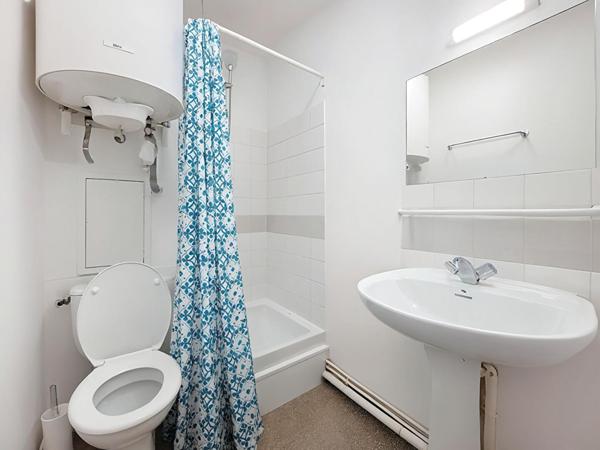 A VENDRE - TOULOUSE quartier Purpan - Studio de 22m² avec place de parking aérienne