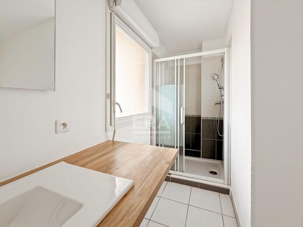 À Vendre Appartement T2 41m2 + terrasse de 43m2 + place de parking en sous sol dans le 14eme