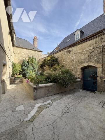 Appartement T2 duplex secteur Cathédrale (02000)