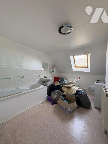 Appartement T2 duplex secteur Cathédrale (02000)