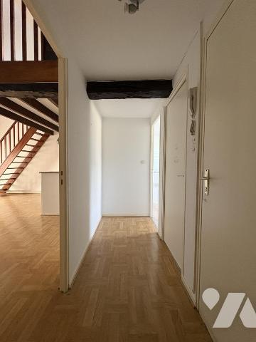 Appartement T2 duplex secteur Cathédrale (02000)