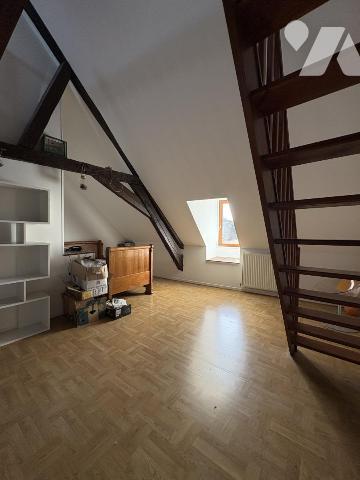Appartement T2 duplex secteur Cathédrale (02000)