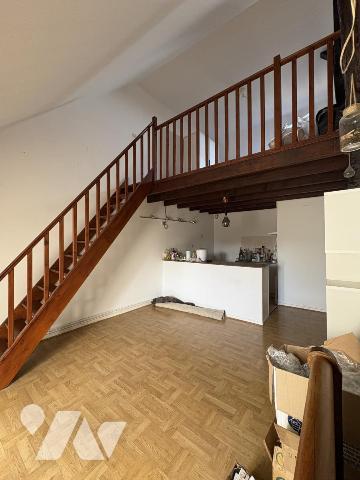 Appartement T2 duplex secteur Cathédrale (02000)