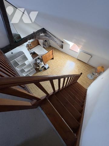 Appartement T2 duplex secteur Cathédrale (02000)