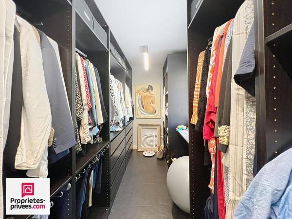 Villa 140 m² sur 2566 m² avec piscine et garage