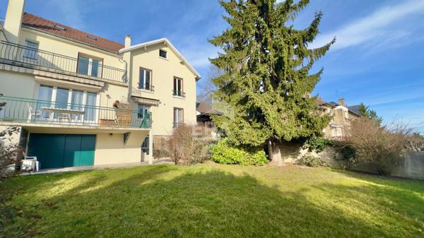 MAISON 140 M²  JUVISY-SUR-ORGE, VOLUMES ET JARDIN